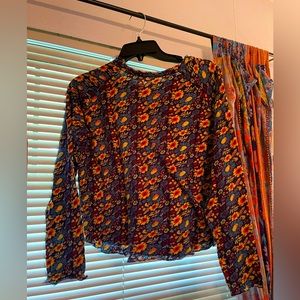 Natural Life -Lily Knit Long Sleeve Tee crop Shirt- Blue Red Vines